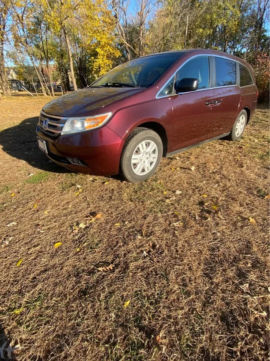 2013 Honda Odyssey - Image 2 of 8