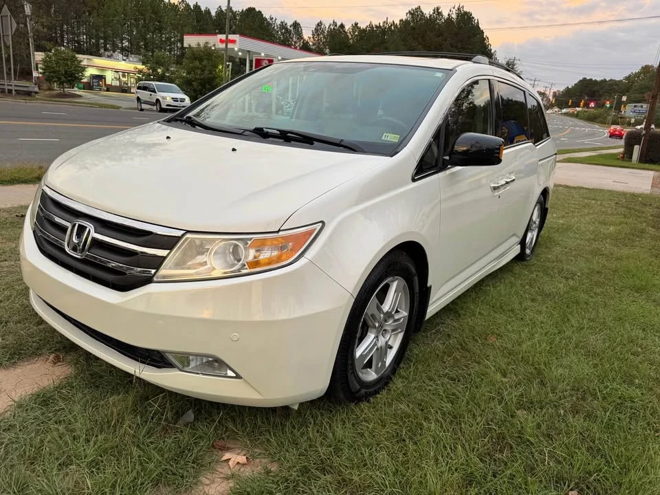 2013 Honda Odyssey - Image 12 of 13