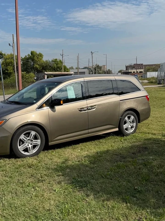 2013 Honda Odyssey - Image 2 of 6