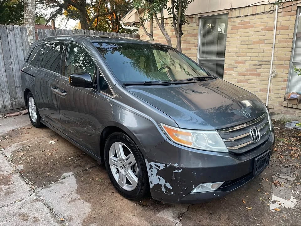 2013 Honda Odyssey - Image 2 of 12