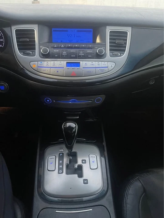 2013 Hyundai Genesis - Image 10 of 10