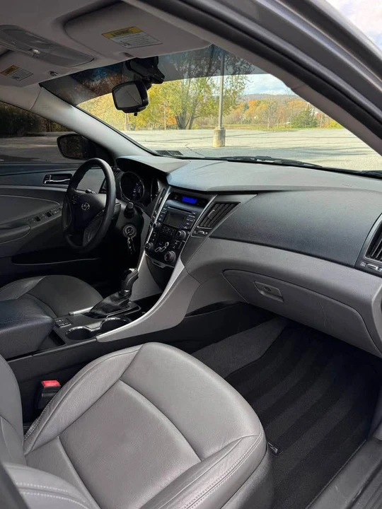 2013 Hyundai Sonata - Image 9 of 18