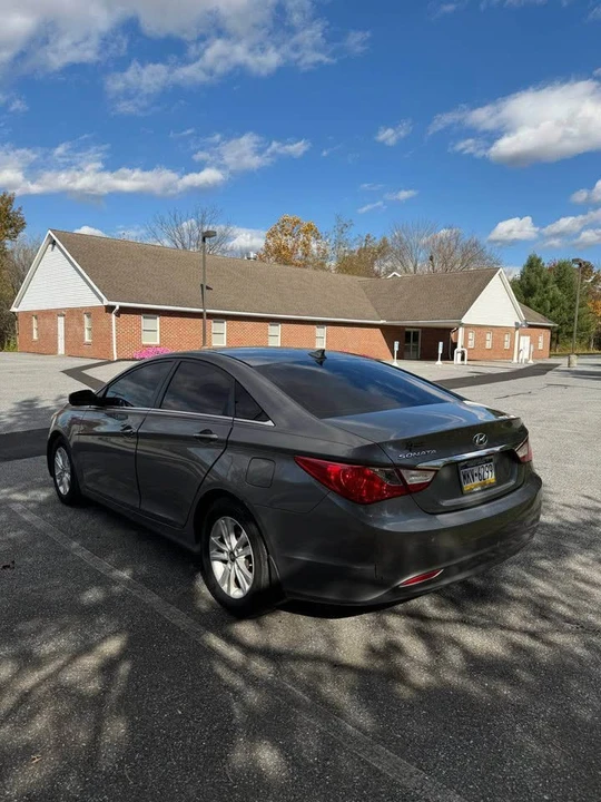 2013 Hyundai Sonata - Image 6 of 18