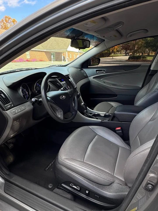 2013 Hyundai Sonata - Image 11 of 18