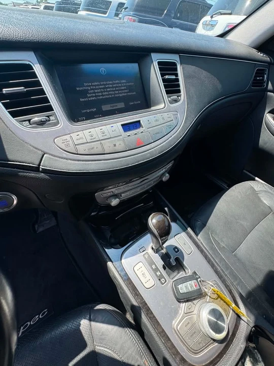 2013 Hyundai Genesis - Image 9 of 12