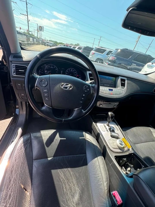2013 Hyundai Genesis - Image 8 of 12