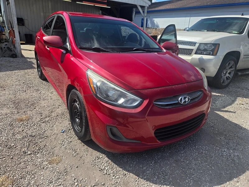 2013 Hyundai Accent - Image 4 of 4