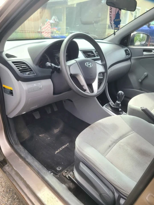 2013 Hyundai Accent - Image 5 of 11
