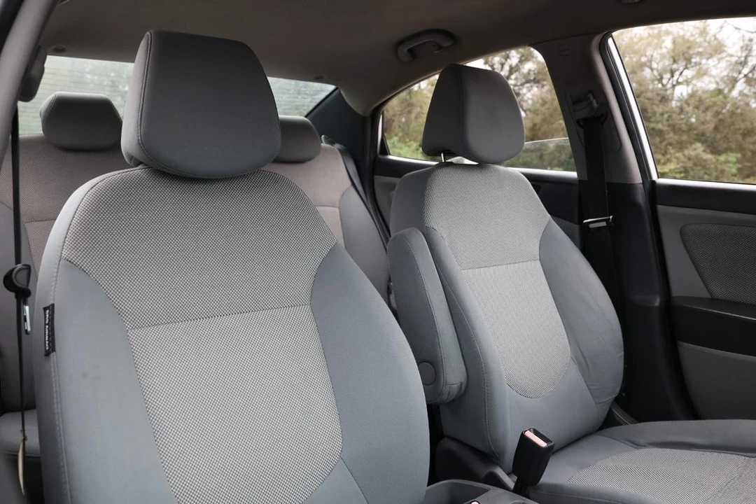 2013 Hyundai Accent - Image 18 of 21