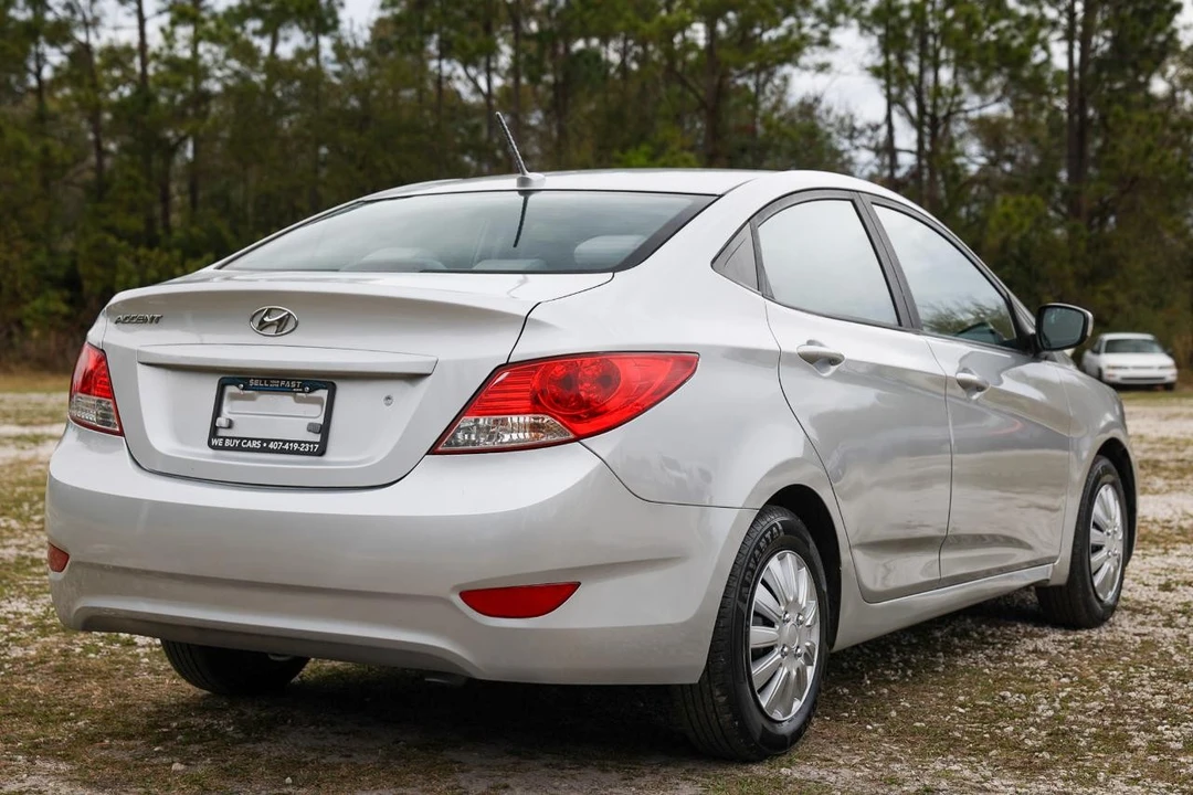 2013 Hyundai Accent - Image 9 of 21