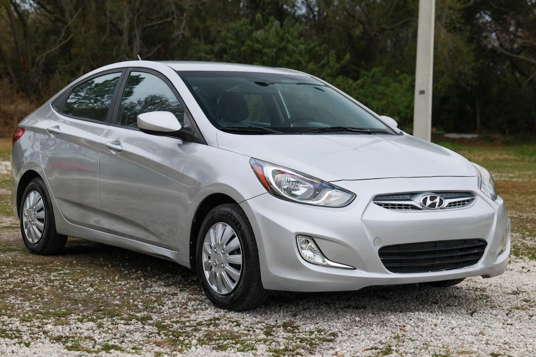 2013 Hyundai Accent - Image 13 of 21