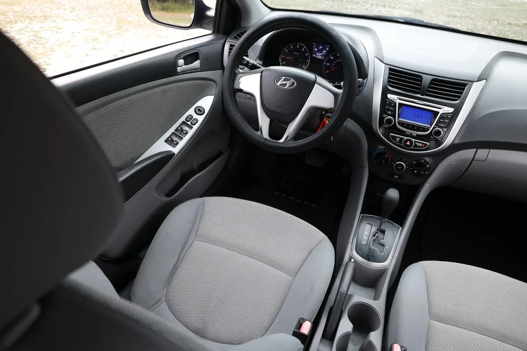 2013 Hyundai Accent - Image 19 of 21