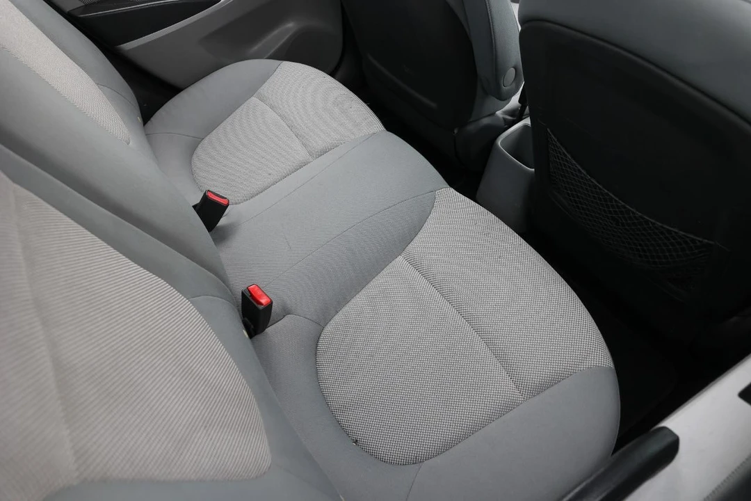 2013 Hyundai Accent - Image 12 of 21