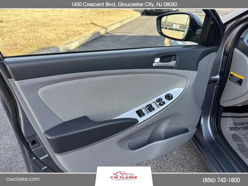 2013 Hyundai Accent - Image 11 of 12