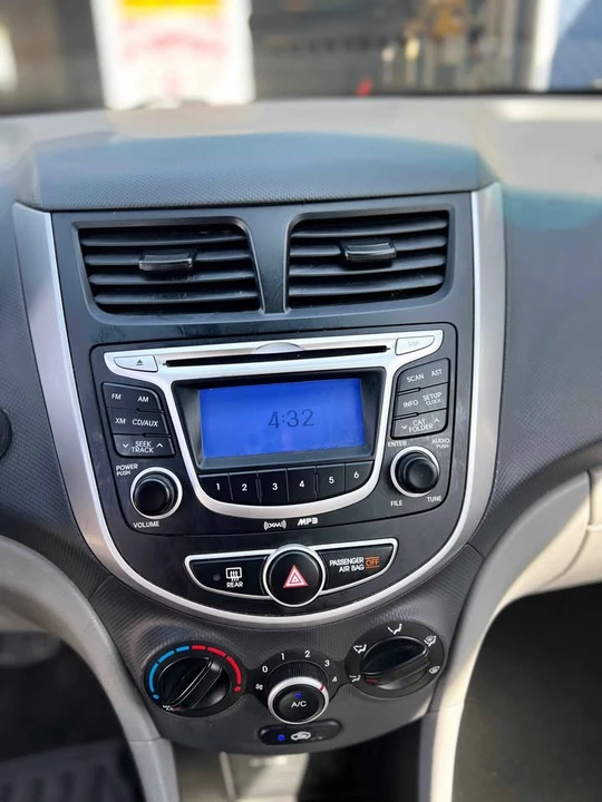 2013 Hyundai Accent - Image 12 of 13