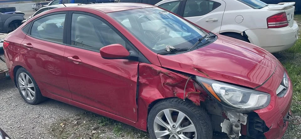 2013 Hyundai Accent - Image 3 of 5