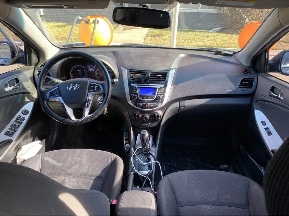 2013 Hyundai Accent - Image 5 of 10
