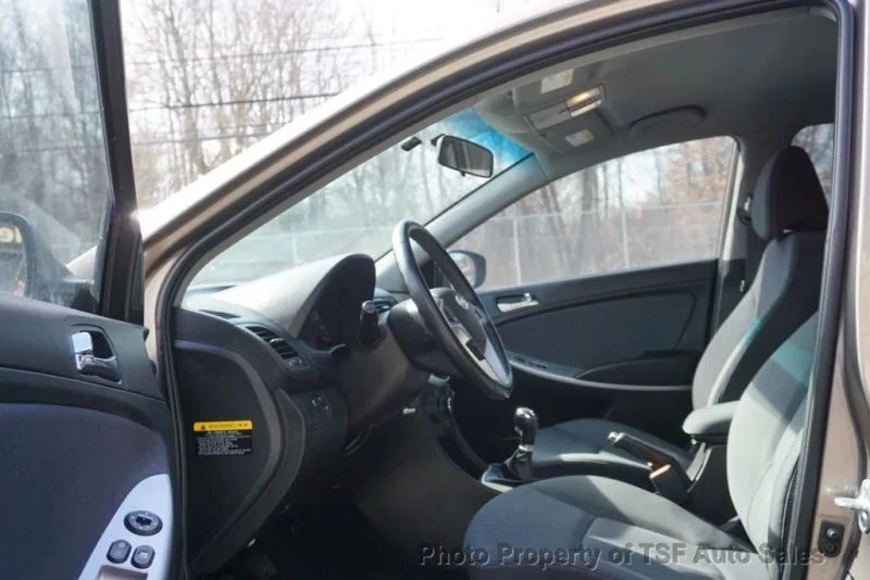 2013 Hyundai Accent - Image 10 of 12