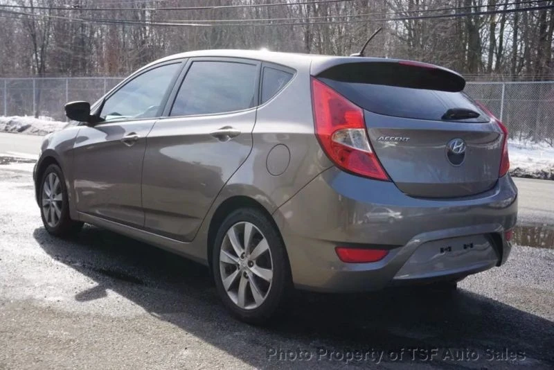 2013 Hyundai Accent - Image 5 of 12