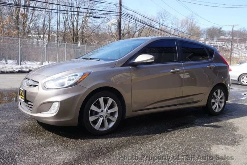 2013 Hyundai Accent - Image 3 of 12