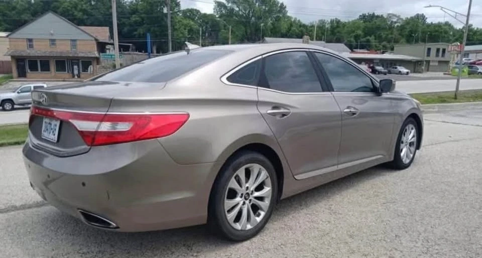 2013 Hyundai Azera - Image 3 of 10