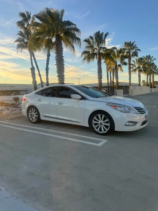 2013 Hyundai Azera - Image 2 of 10