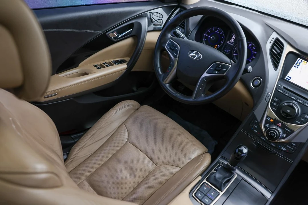 2013 Hyundai Azera - Image 20 of 21
