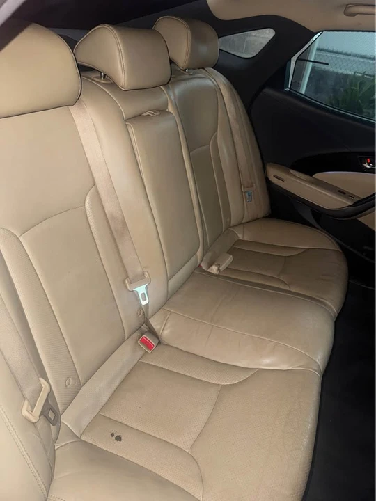 2013 Hyundai Azera - Image 8 of 10