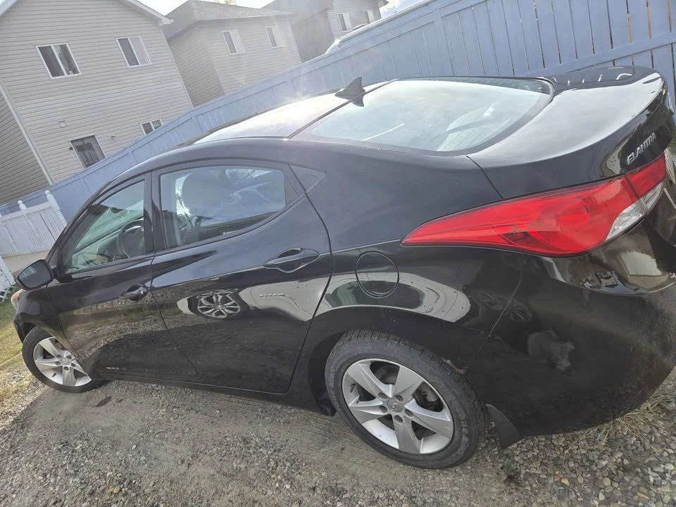 2013 Hyundai Elantra - Image 2 of 8