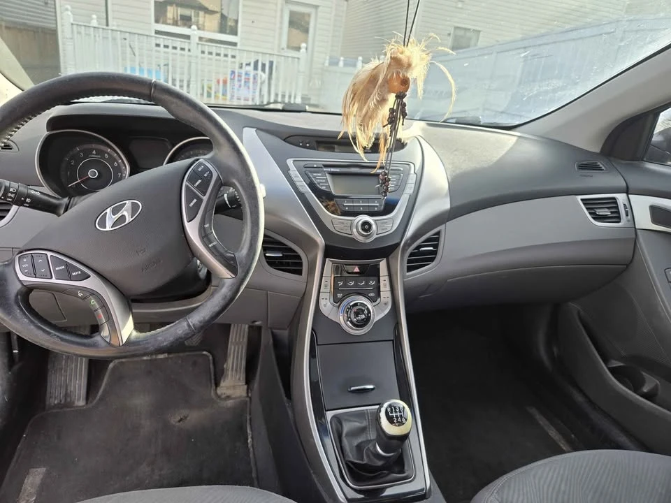 2013 Hyundai Elantra - Image 5 of 8