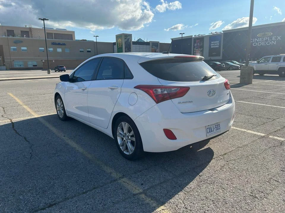 2013 Hyundai Elantra - Image 2 of 11
