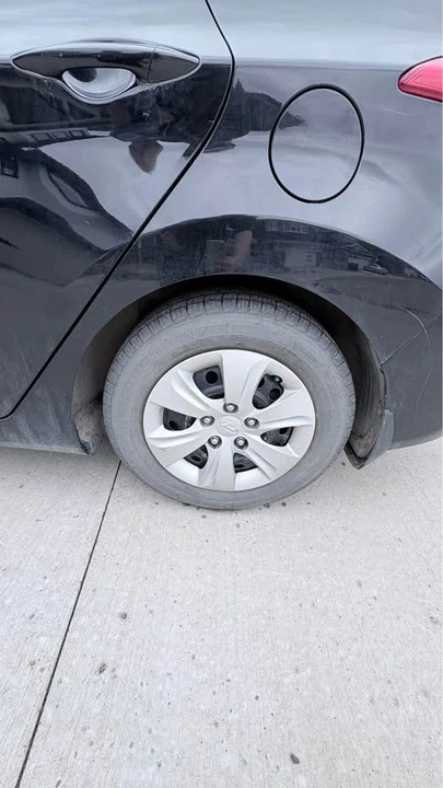 2013 Hyundai Elantra - Image 4 of 5