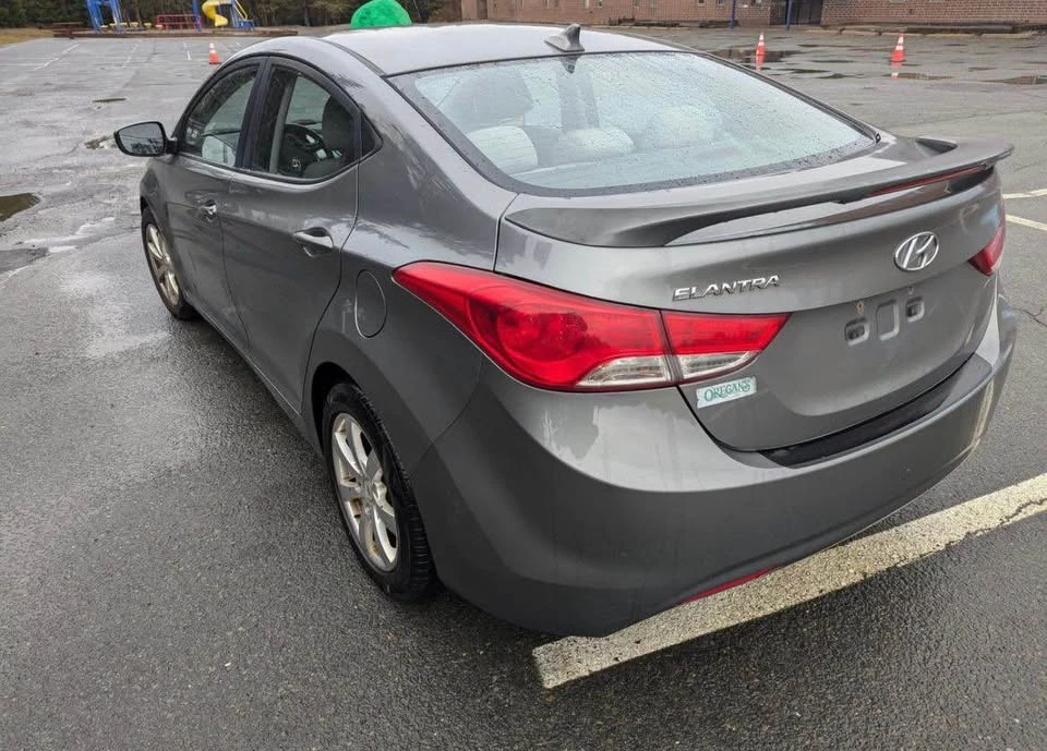 2013 Hyundai Elantra - Image 2 of 14