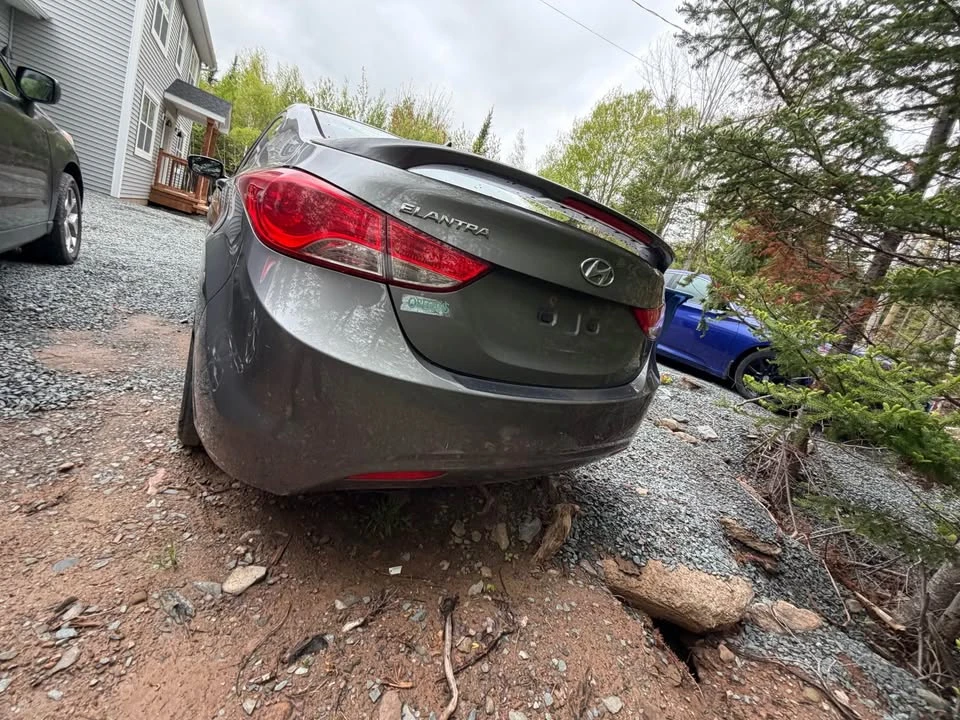 2013 Hyundai Elantra - Image 12 of 14