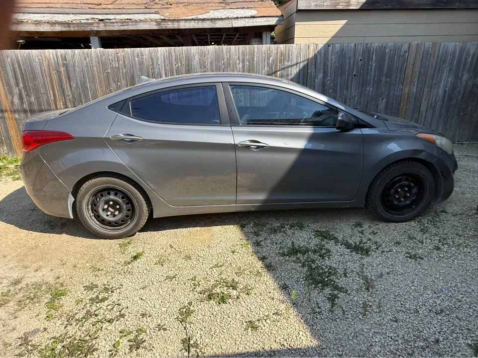 2013 Hyundai Elantra - Image 3 of 7