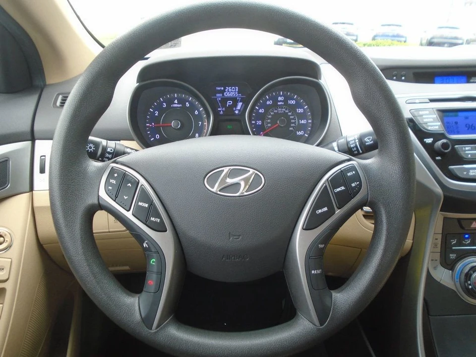 2013 Hyundai Elantra - Image 12 of 12