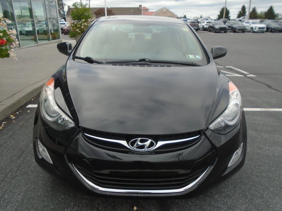 2013 Hyundai Elantra - Image 9 of 12