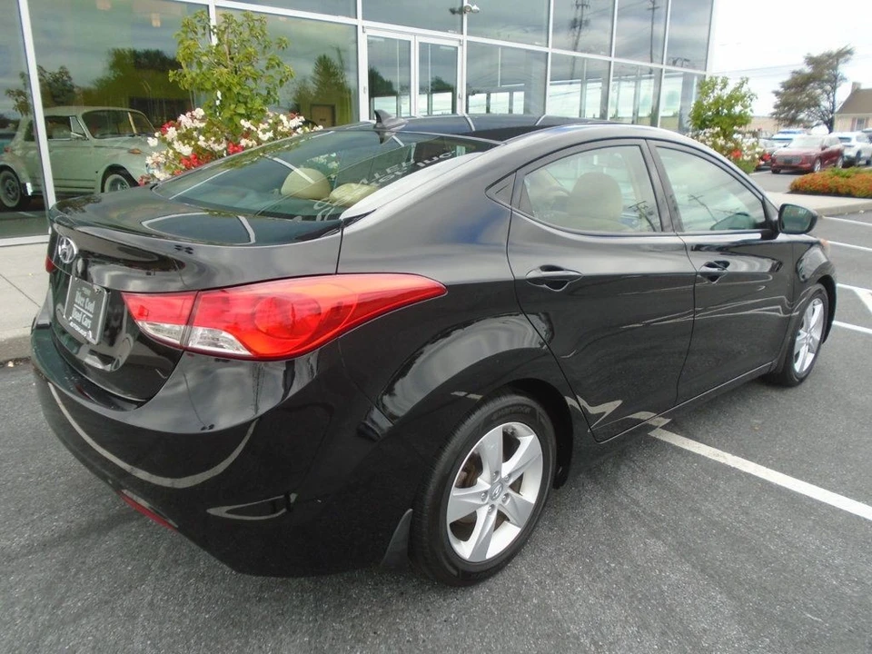 2013 Hyundai Elantra - Image 4 of 12