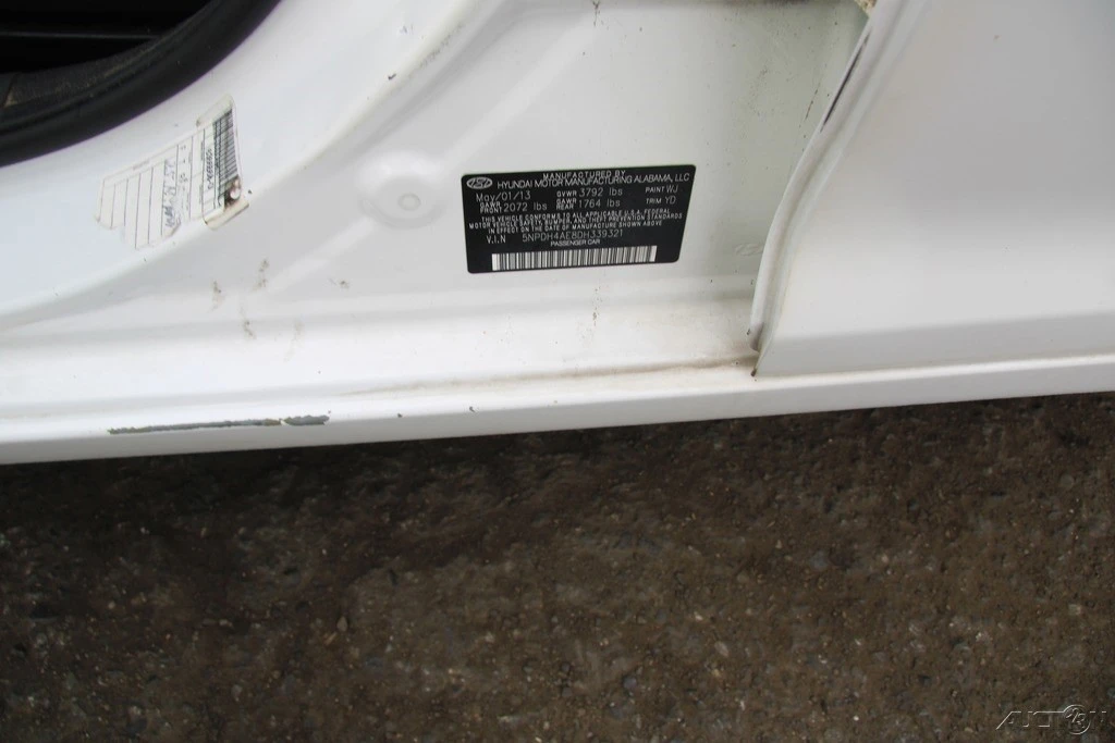 2013 Hyundai Elantra - Image 10 of 21