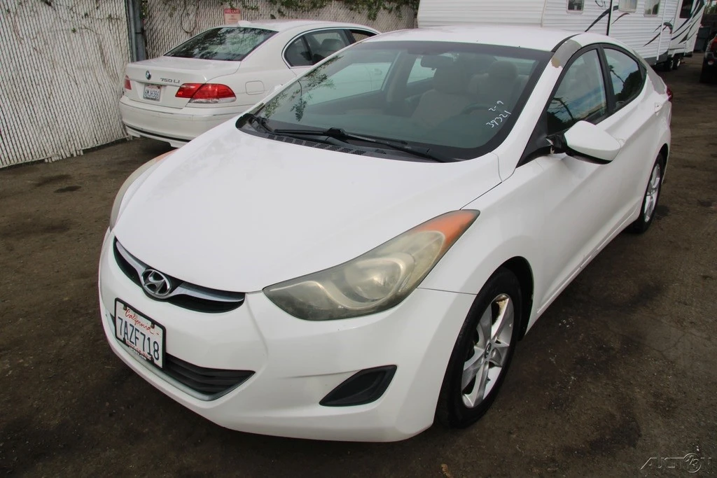 2013 Hyundai Elantra - Image 2 of 21