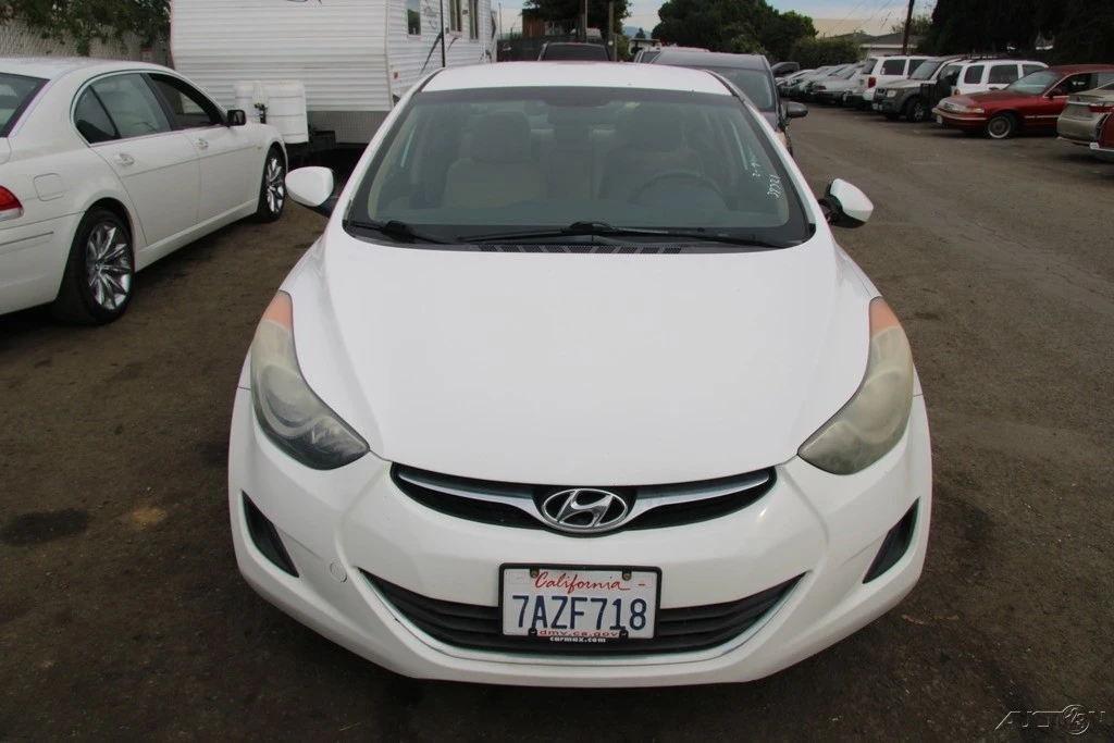 2013 Hyundai Elantra - Image 9 of 21