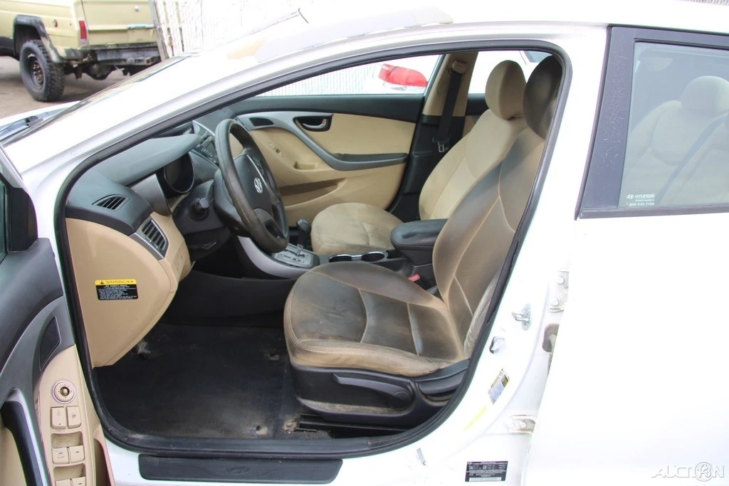 2013 Hyundai Elantra - Image 12 of 21