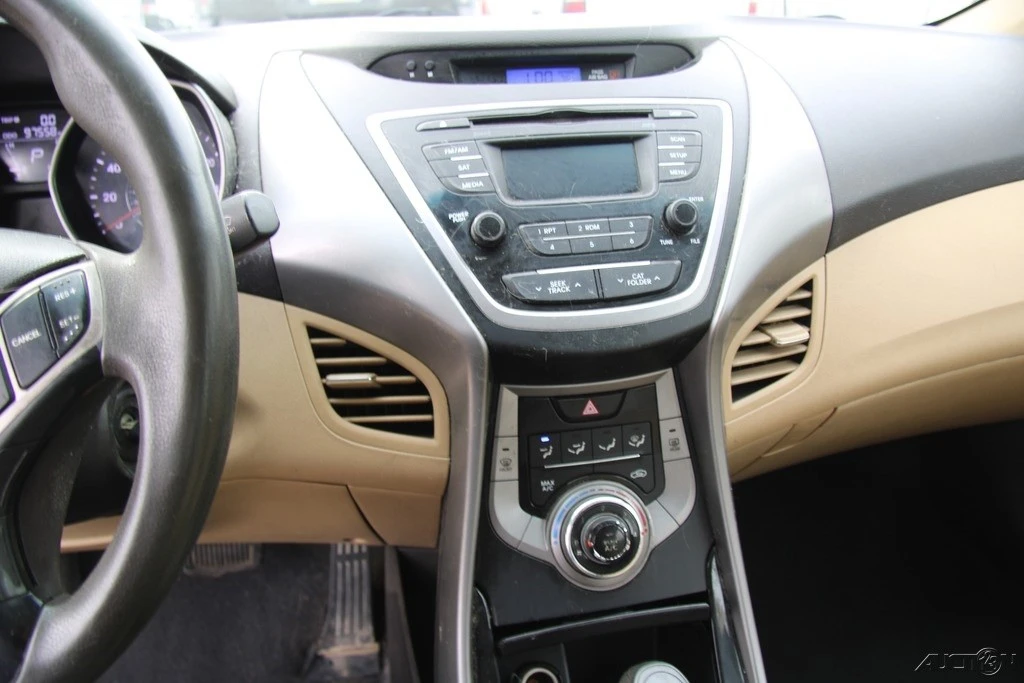 2013 Hyundai Elantra - Image 16 of 21