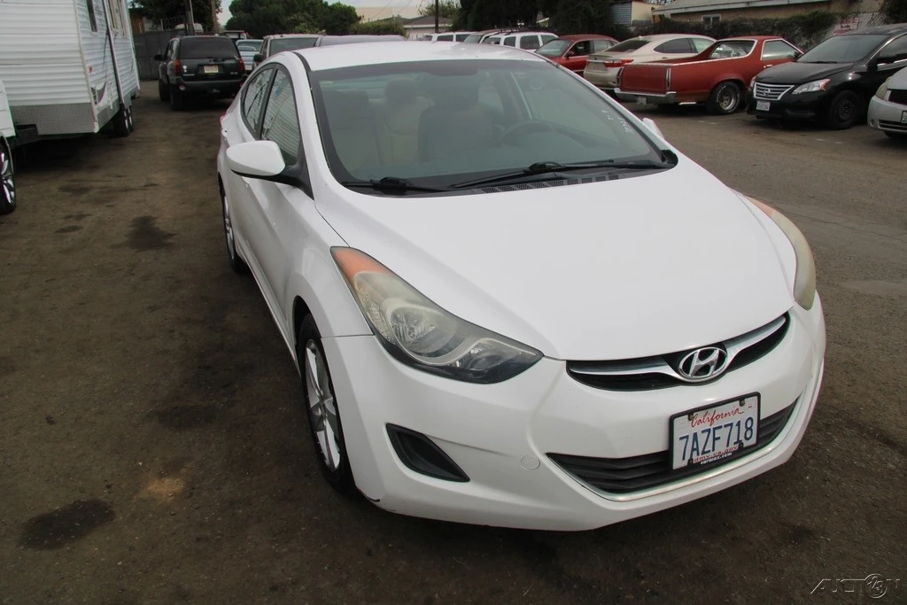 2013 Hyundai Elantra - Image 8 of 21