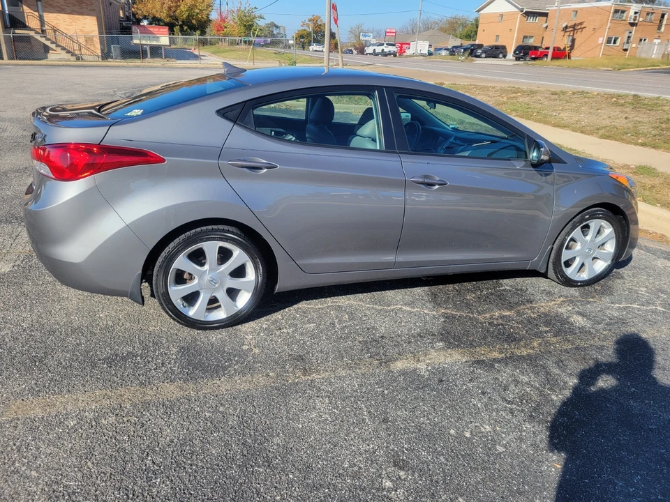 2013 Hyundai Elantra - Image 2 of 13