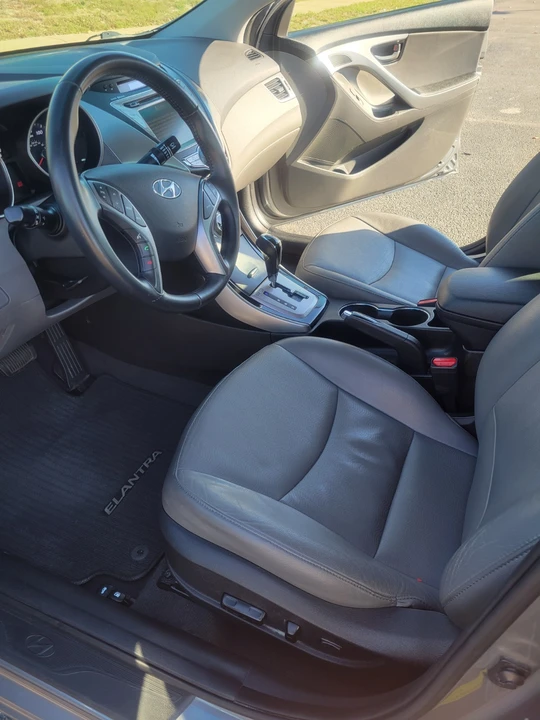 2013 Hyundai Elantra - Image 4 of 13