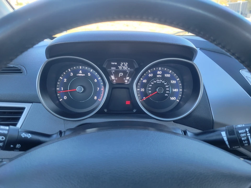 2013 Hyundai Elantra - Image 9 of 13