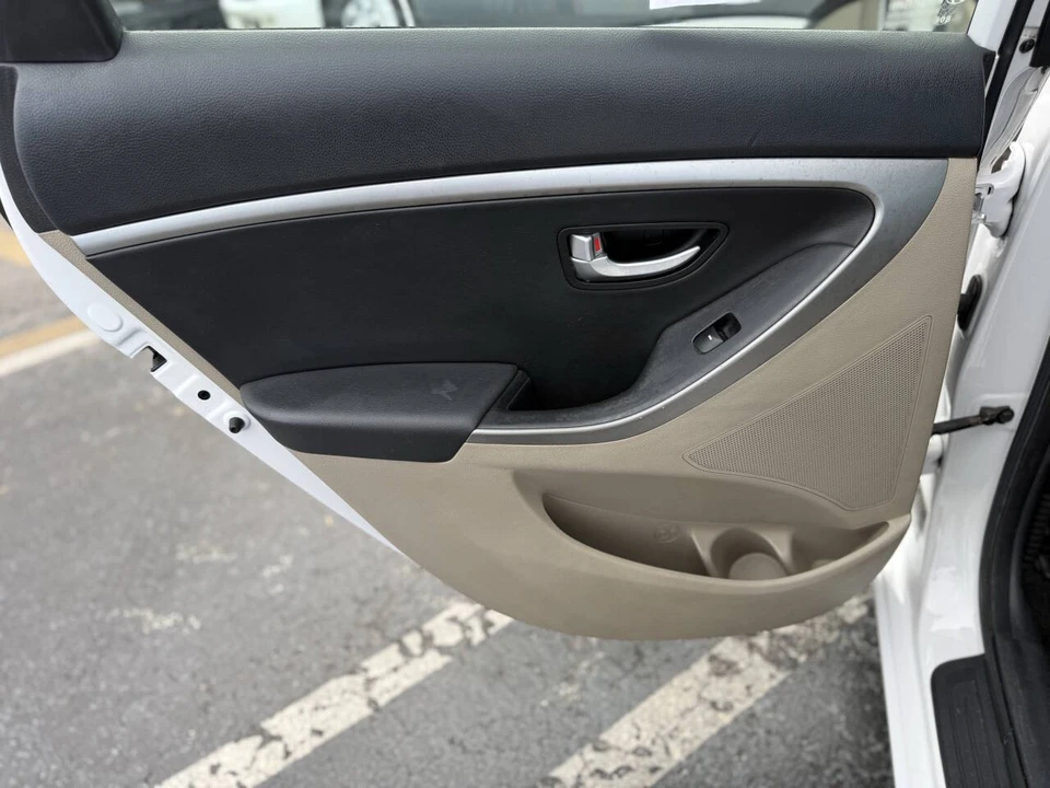 2013 Hyundai Elantra - Image 14 of 21