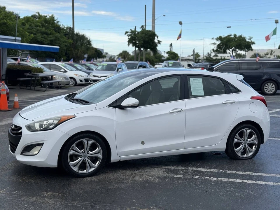 2013 Hyundai Elantra - Image 2 of 12