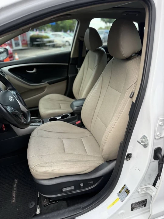 2013 Hyundai Elantra - Image 13 of 21